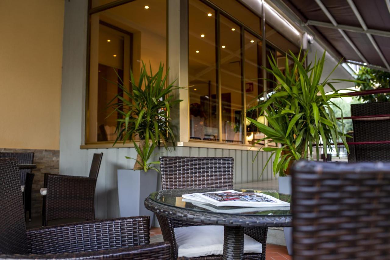 Santa Caterina Hotel & Bike キアンチャーノ・テルメ エクステリア 写真