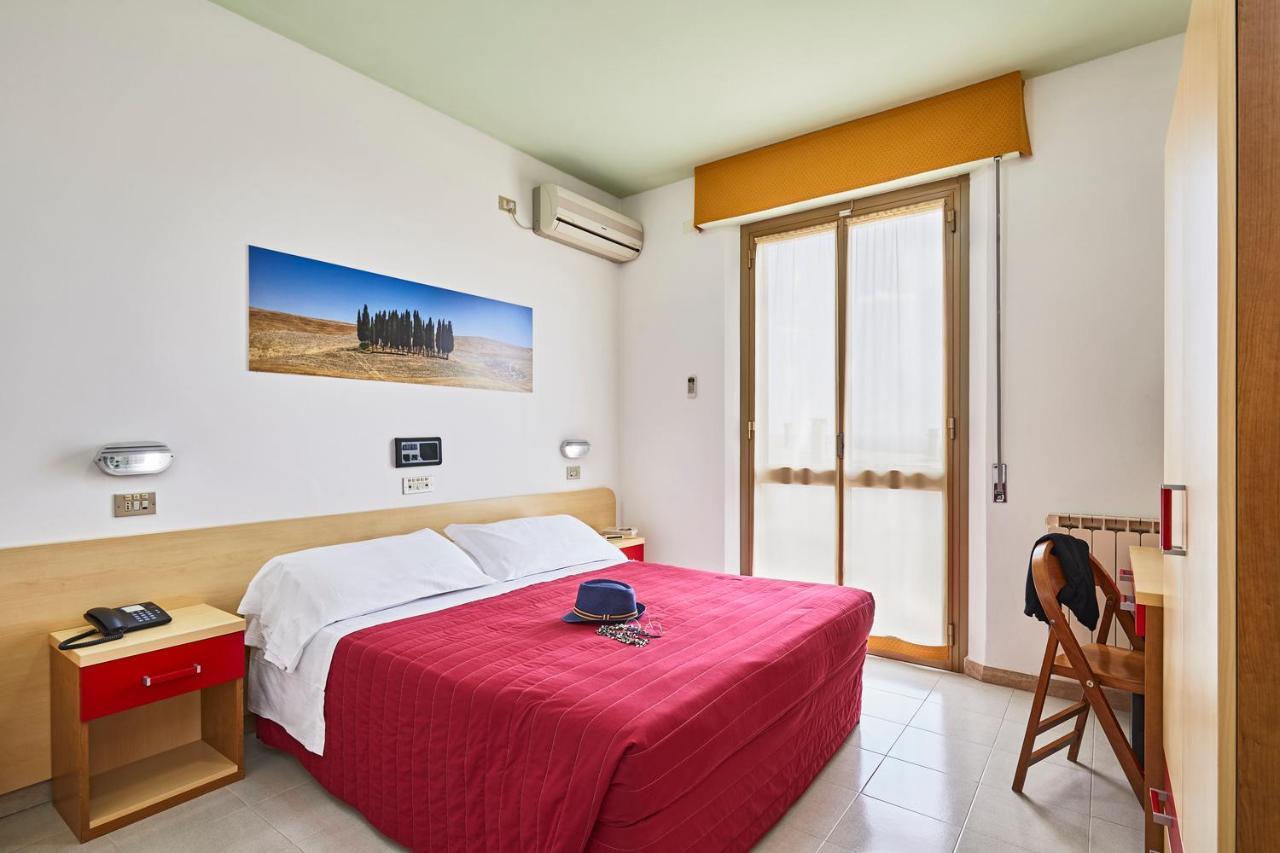 Santa Caterina Hotel & Bike キアンチャーノ・テルメ エクステリア 写真